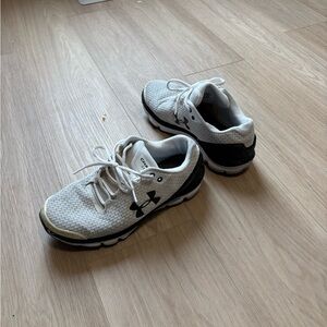 Under Armour White and Black Sneakers in good condition